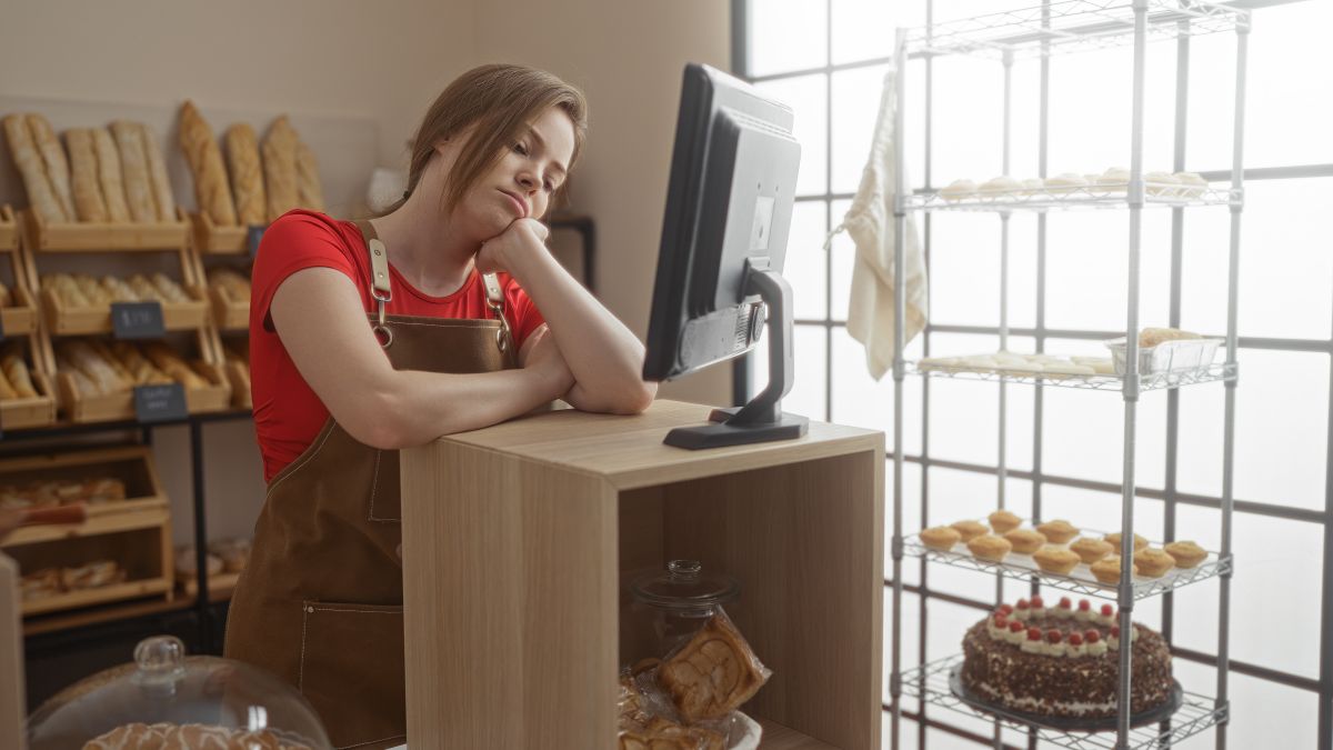 店舗の「見えない残業」をゼロにする『情報の取捨選択術』